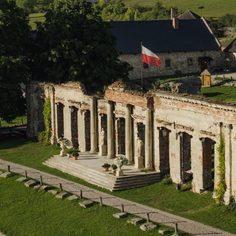 Sobków i okolice. Mieszkańcy oraz znane miejsce