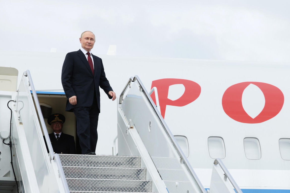 Kosmiczne plotki o Putinie! "Miał egzoszkielet i platformy"