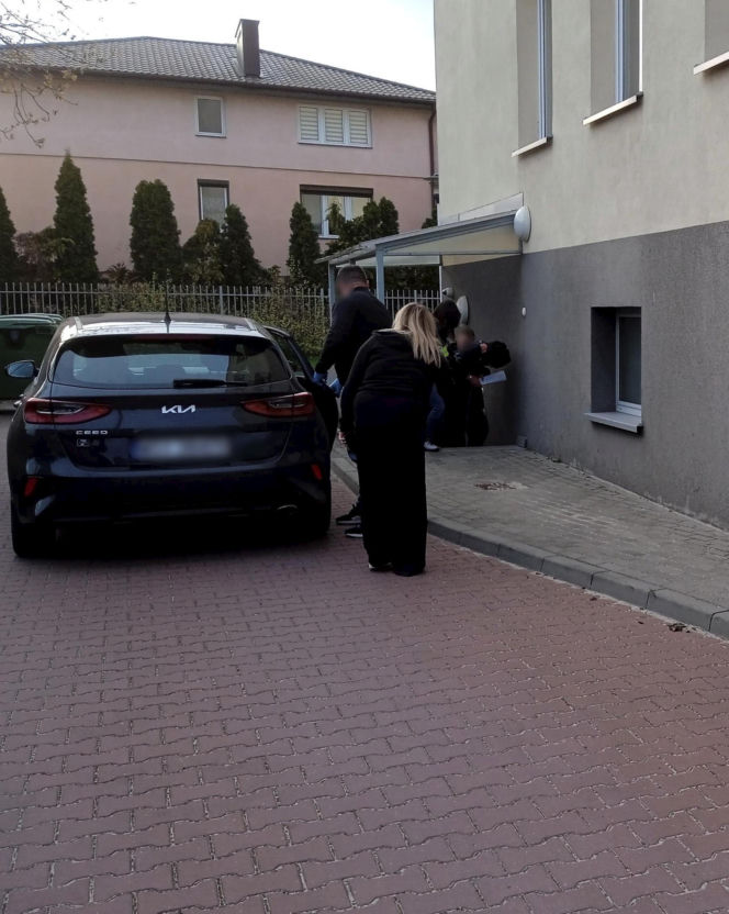 Atak na wójt Starej Kornicy. Mężczyzna usłyszał zarzuty