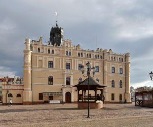 W tym mieście znajduje się najpiękniejszy ratusz na Podkarpaciu. Tak twierdzi AI