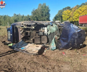 35-latek z powiatu siedleckiego kupił BMW, a dzień później jechał pijany i dachował