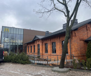 Nietypowy McDonald's przy ul. Radzymińskiej w Warszawie