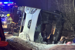 Koszmarny wypadek autobusu pod Wyszkowem. 19 osób w szpitalu, 10 w stanie ciężkim!