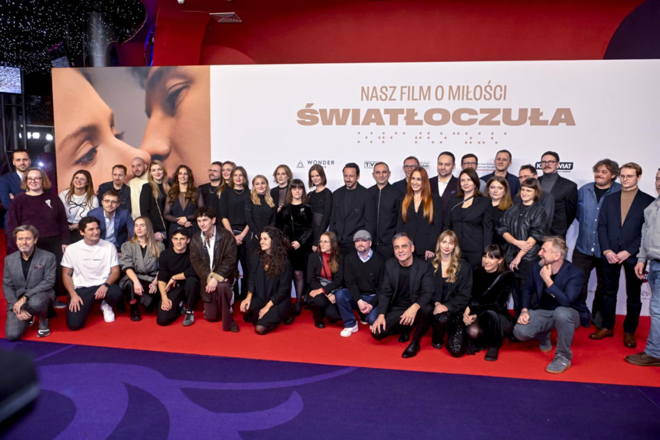 Rozbicki w mokasynach, Szczawińska z torebką za krocie i "młodziutka" Torbicka. Tłum gwiazd na premierze filmu