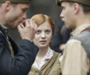 Czas honoru 7 sezon. Irena (Weronika Humaj), Bronek (Maciej Zakościelny), Apacz (Maciej Musiał)