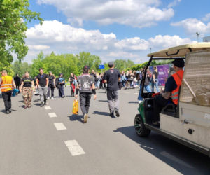 Długie kolejki i tłum fanów przed koncertem Metaliki