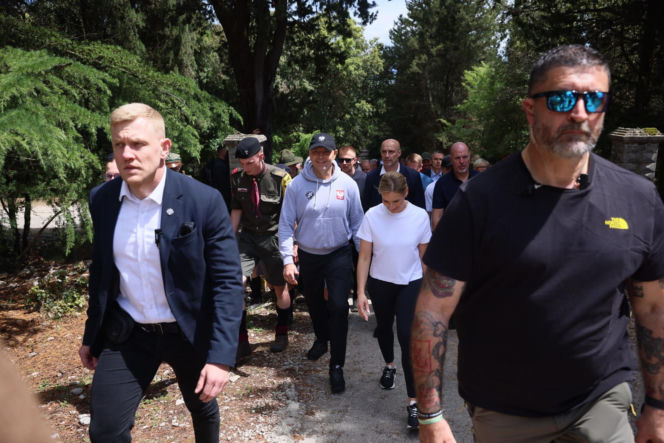 Prezydent RP Karol Nawrocki podczas trekkingu z harcerzami, młodzieżą i społecznikami pod hasłem Szlak Pamięci w Cassino
