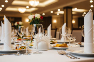 Afera sylwestrowa w Bełchatowie. Czy goście mieli rację, skarżąc się na brak jedzenia?