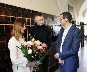 Premier Morawiecki u sześcioraczków z Krakowa