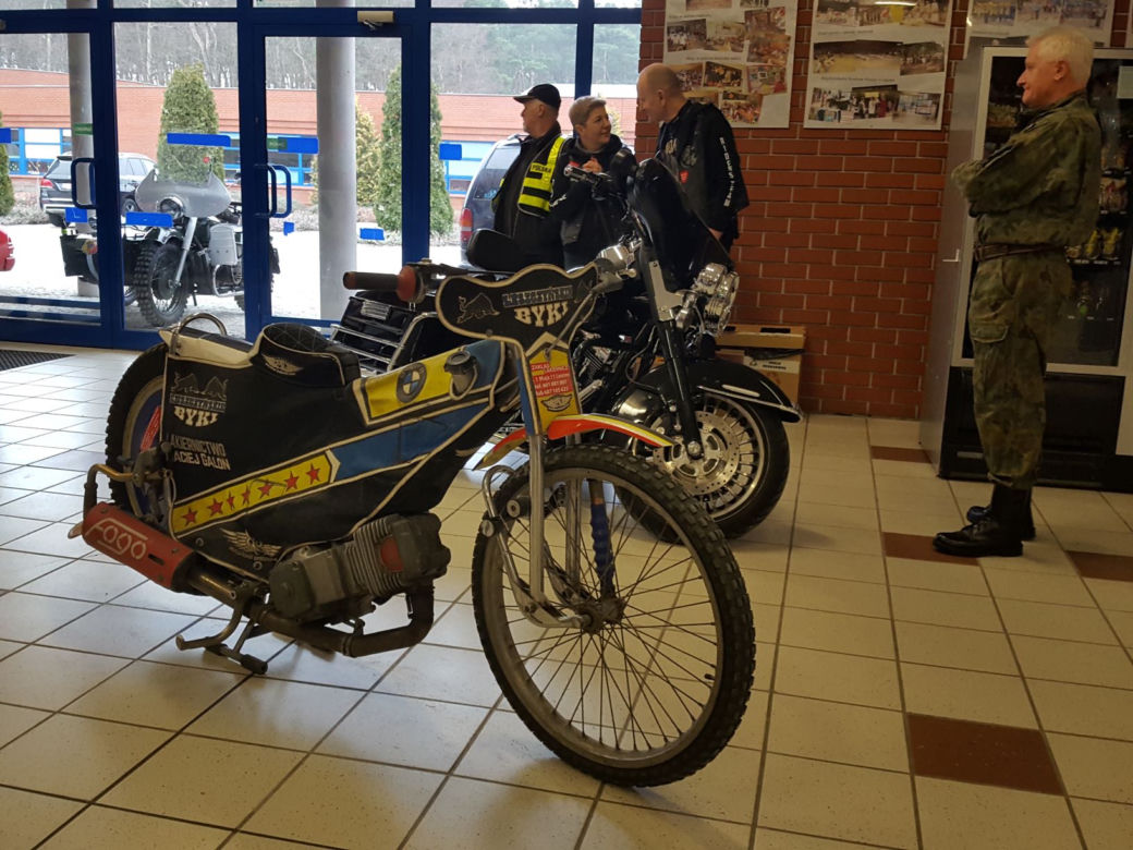 Grali dla WOŚP w szkole i przed nią. Festyn Rodzinny w Szkole Podstawowej nr 13 w Lesznie