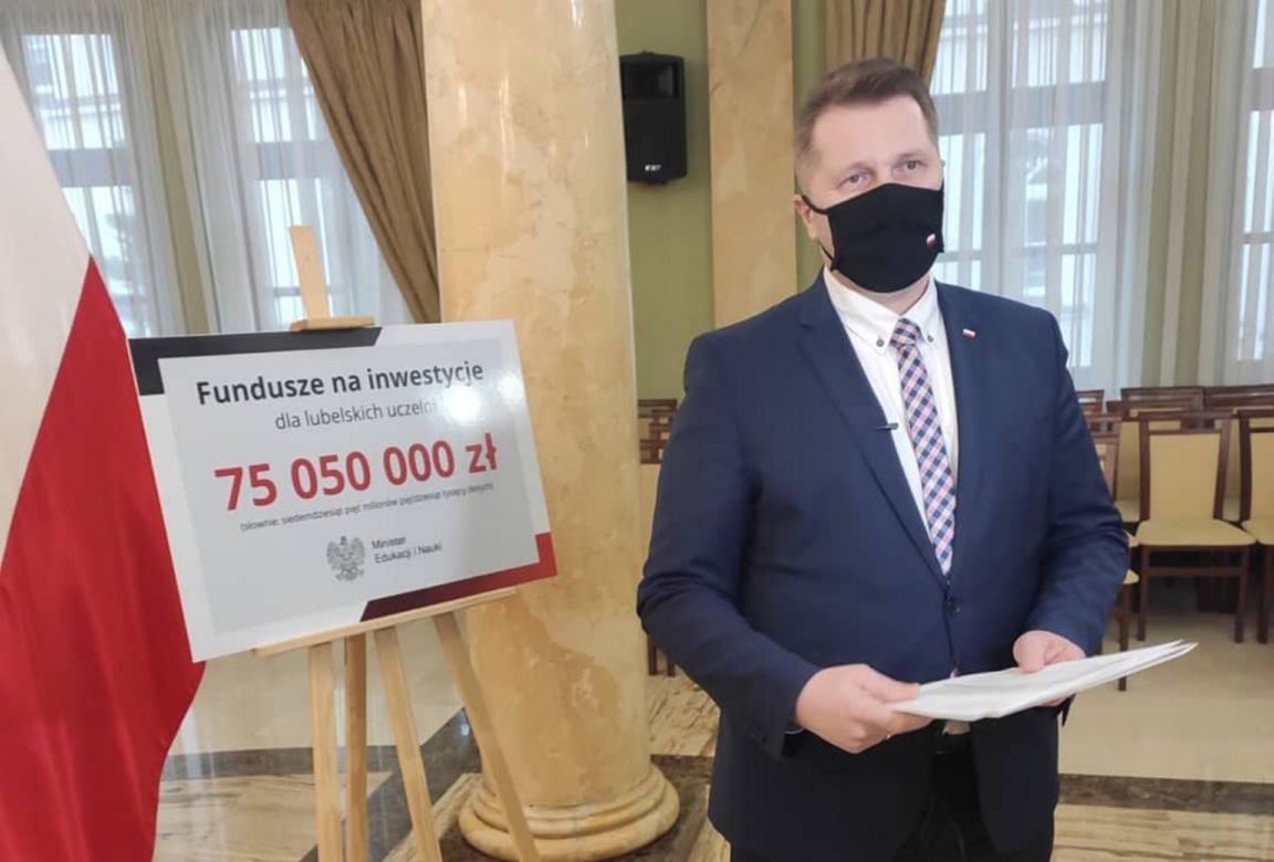 Ekspert ubiera Przemysława Czarnka