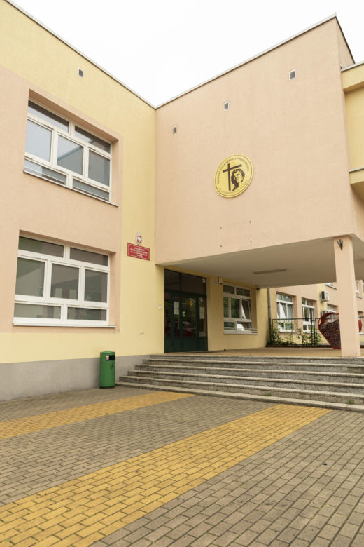 Dziecięca pornografia u ojca dyrektora