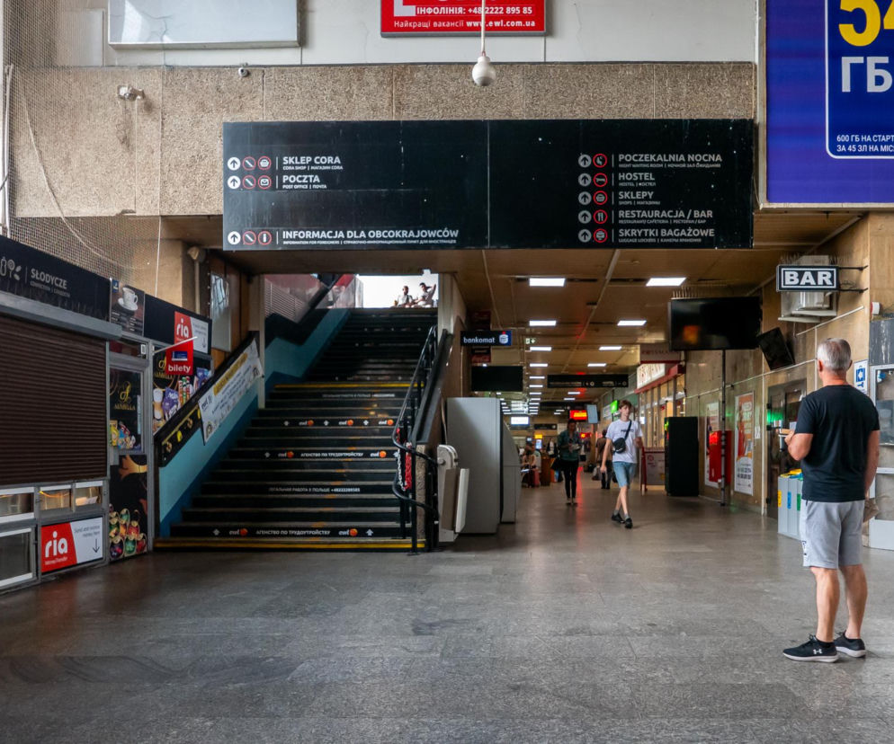 Najbrzydszy dworzec w Warszawie doczeka się remontu. A potem go wyburzą