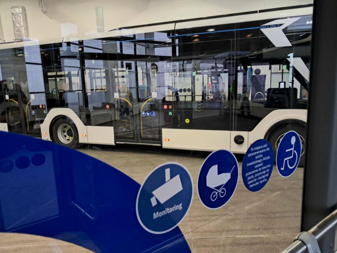 Pięć nowych autobusów elektrycznych trafia do komunikacji miejskiej w Starachowicach