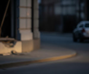 Pijany kierowca w Rzeszowie. Uderzył w budynek i zniknął?