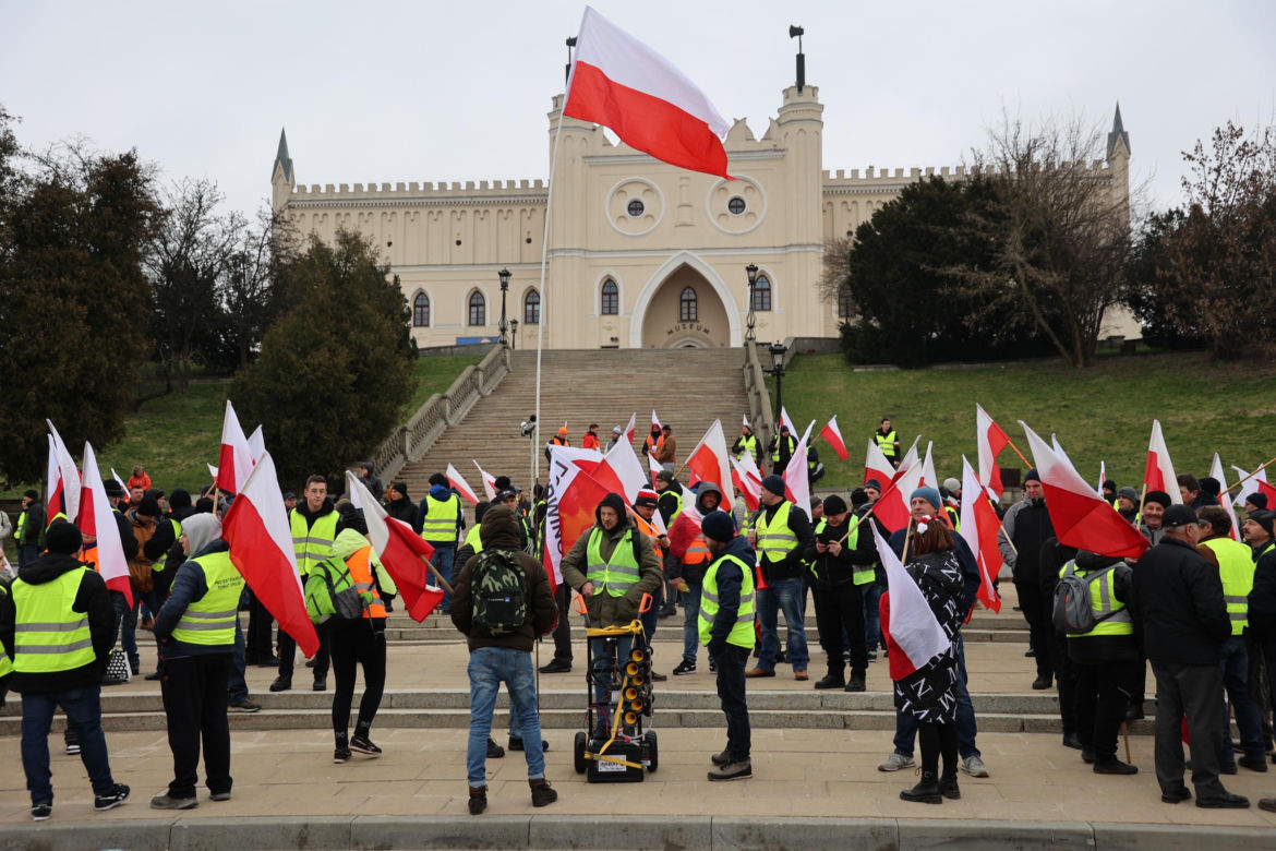 Protest rolników 20 marca w Lublinie. Przeszli ulicami miasta pod LUW