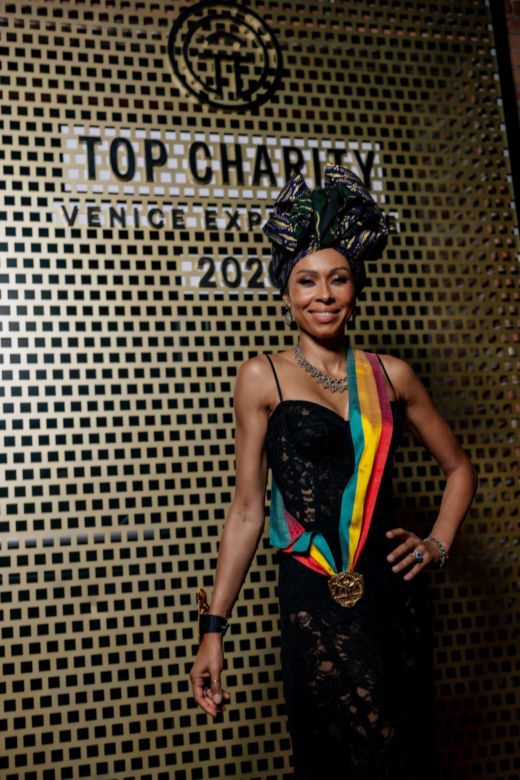 Pierwsza międzynarodowa edycja TOP CHARITY Venice Experience zrobiona przez Omenę Mensah