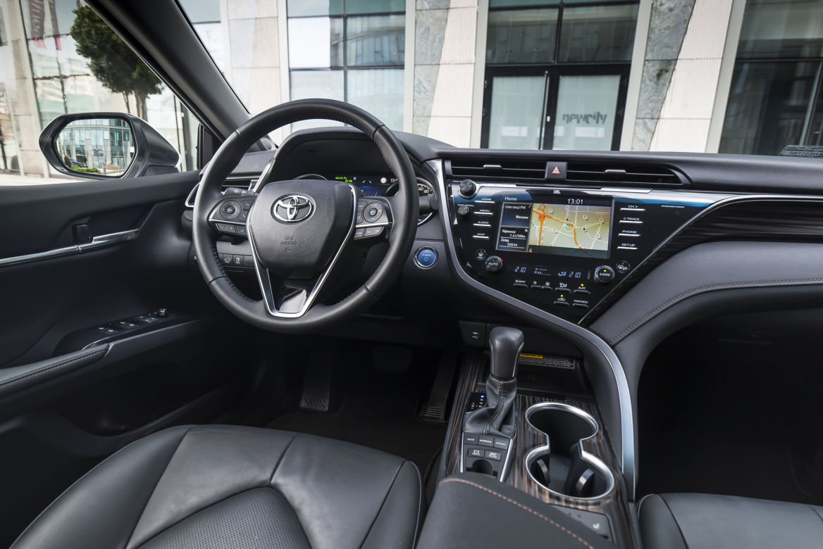 Toyota Camry 2.5 Hybrid 218 KM e-CVT Executive + VIP