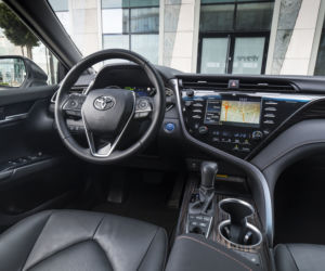 Toyota Camry 2.5 Hybrid 218 KM e-CVT Executive + VIP