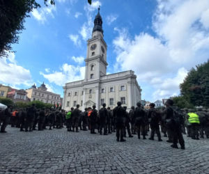 Z Rynku w Lesznie wystartował 7. Rajd na Wschowę. ​Na pamiątkę marszu wojsk w 1939 roku