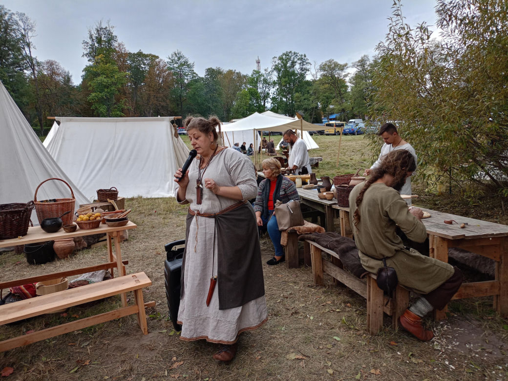 Odbywający się w Mrozach Festyn Archeologiczny to wydarzenie, które z roku na rok przyciąga coraz więcej umieszkańców regionu i turystów