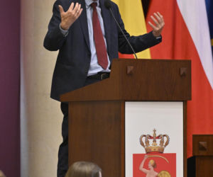 Wotum zaufania i absolutorium dla prezydenta Rafała Trzaskowskiego