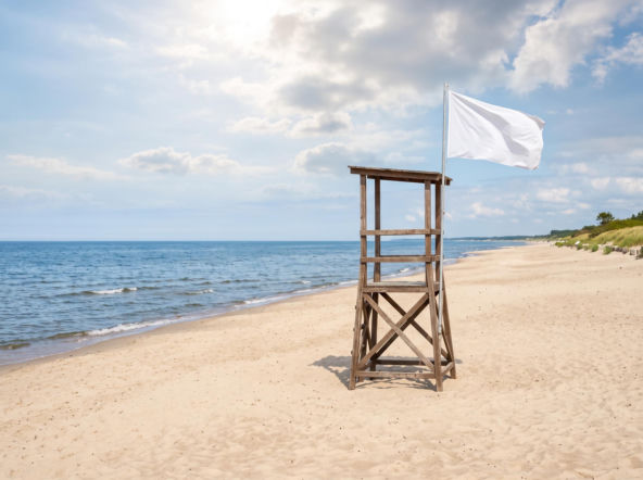 Sinice Trzęsacz 17.07. Czy w Trzęsaczu można się dzisiaj kąpać? Flaga, warunki pogodowe