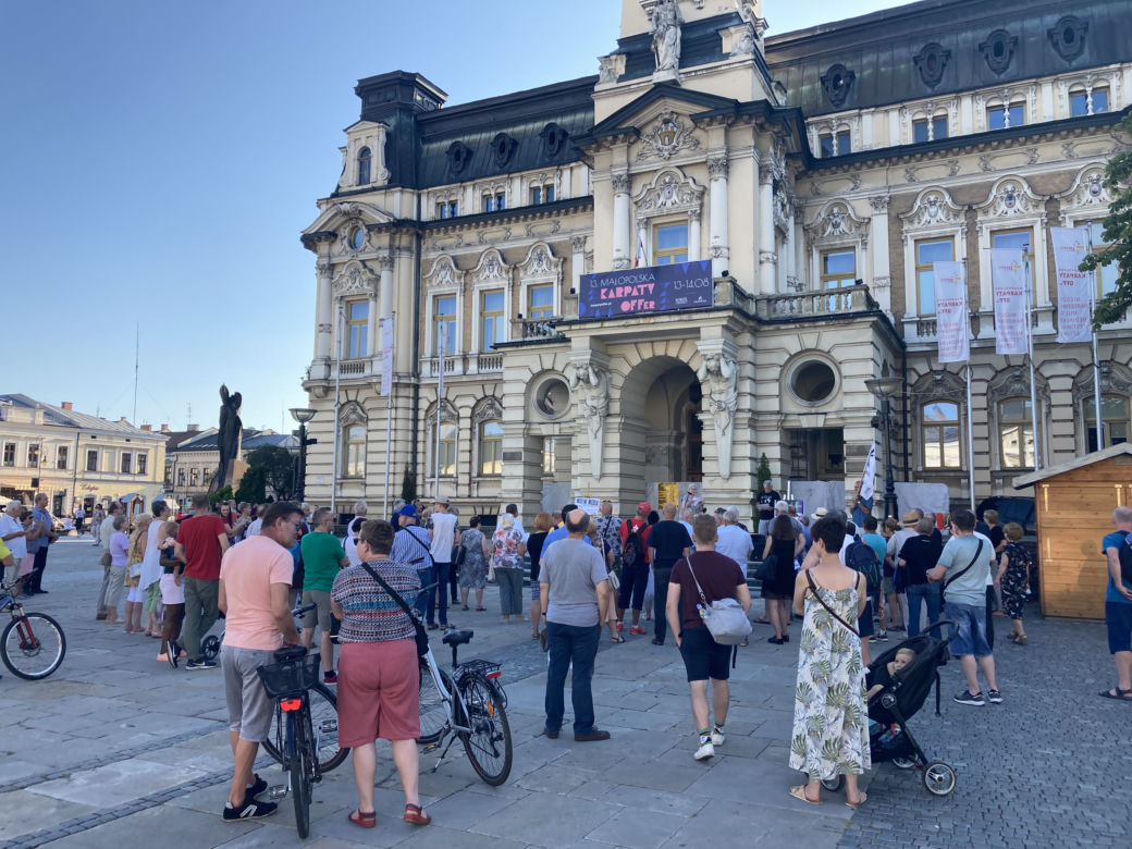 Protest w Nowym Sączu przeciwko zmianom w ustawie o radiofonii i telewizji