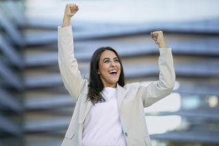 Kraków płaci lepiej niż Warszawa! W tych firmach dają prawie 12 tys. zł miesięcznie