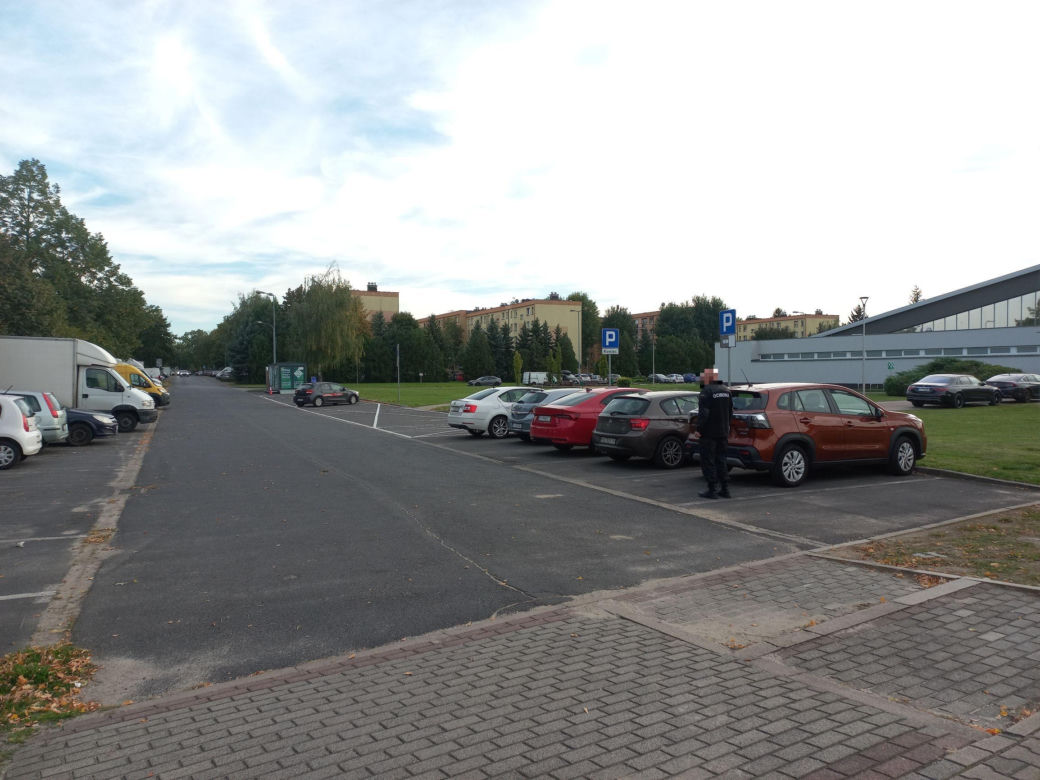Nie dla lawet i dostawczaków. Od 5 października zmiany w parkowaniu na Zygmunta Starego w Lesznie