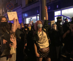 Protest kobiet w Katowicach. Tłumy strajkują przeciwko zakazowi aborcji