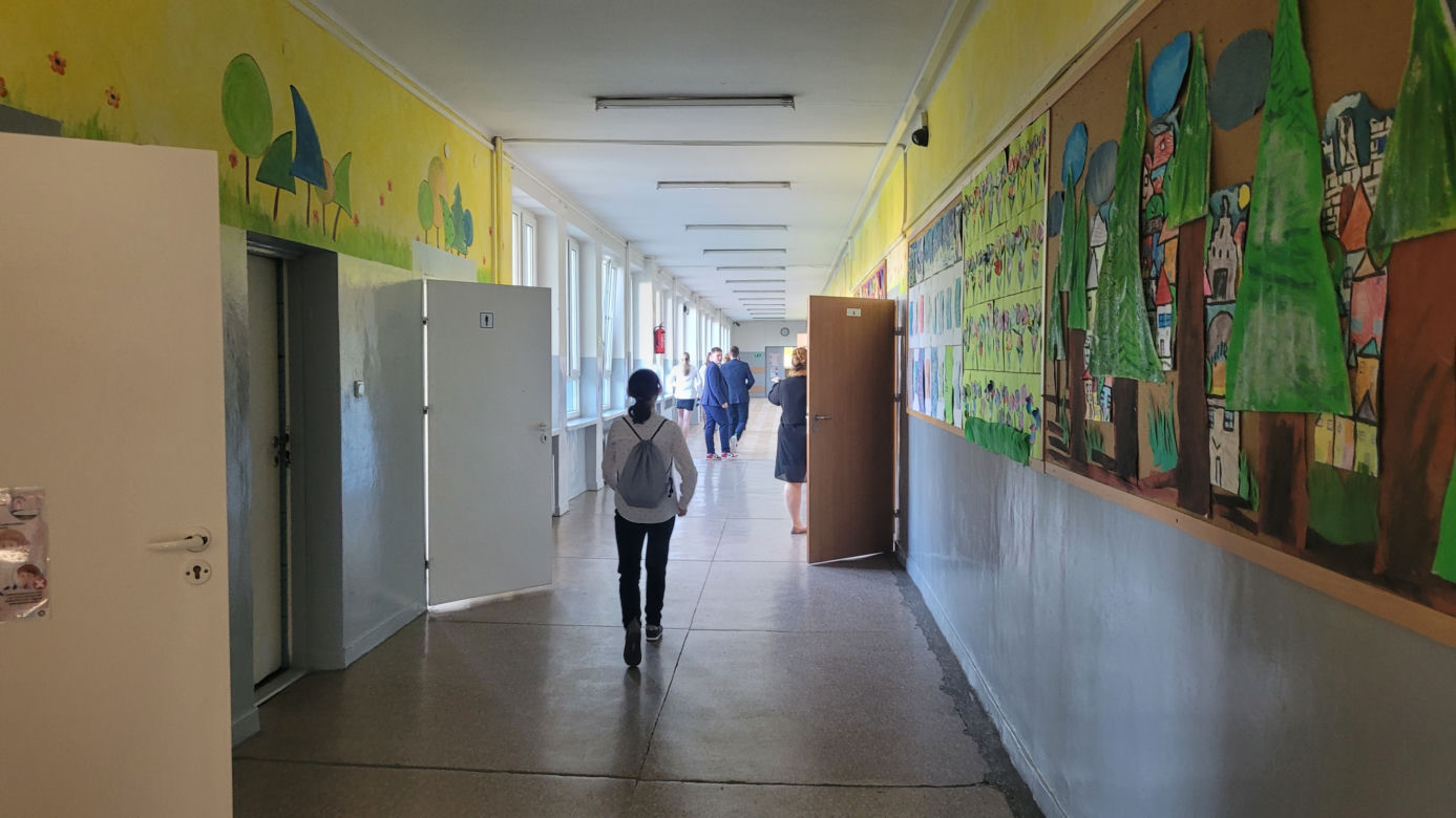 Egzamin ósmoklasisty 2023. Uczniowie z Olsztyna zmierzyli się z językiem polskim [ZDJĘCIA]