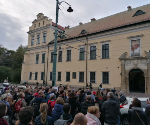 Protest przed krakowską kurią