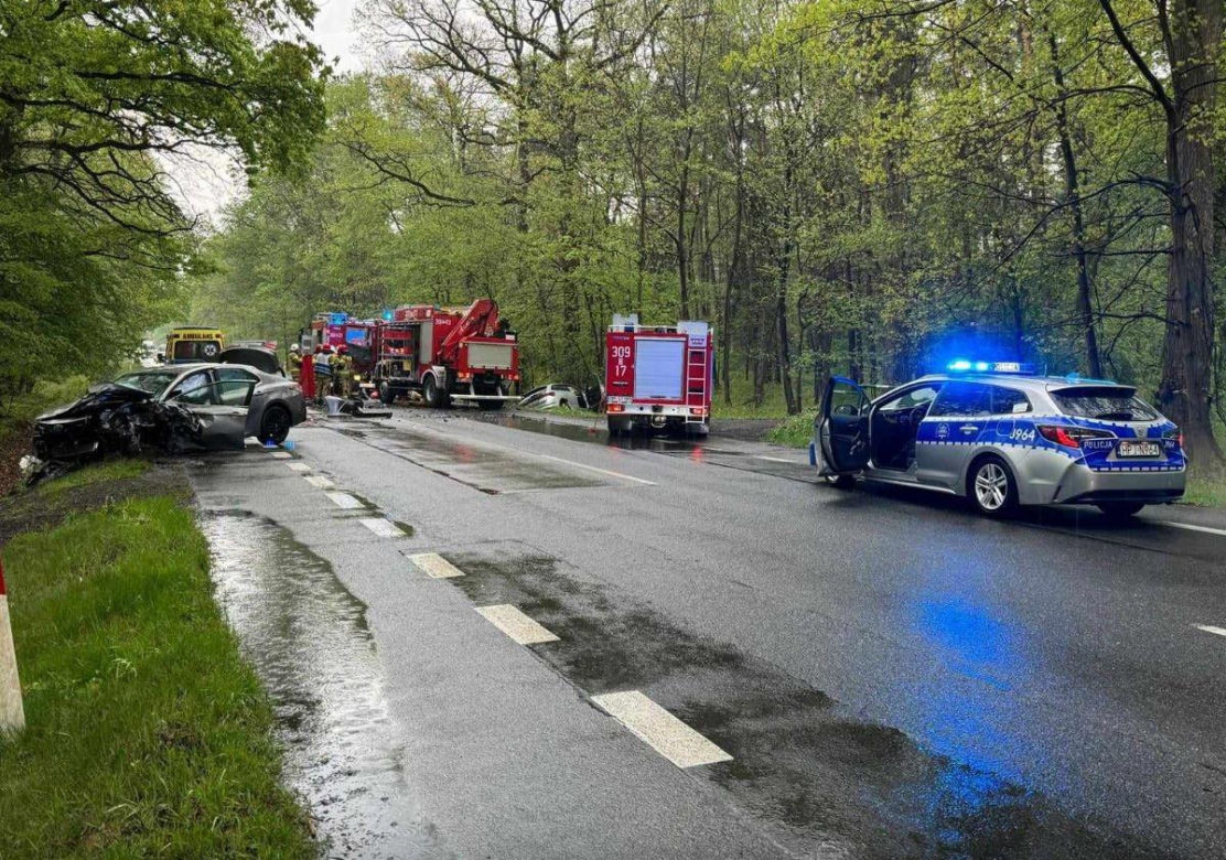 Wypadek w Grudzicach na DK94. Zderzyły się dwa samochody