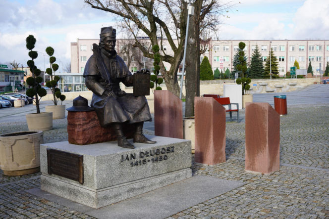 To jedno z najpiękniejszych miast w woj. śląskim. Leży w dawnej Małopolsce i zachwyca zabytkową łaźnią