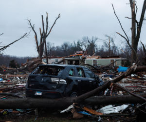 Tornada i nawałnice uderzyły w Illinois i Indianę