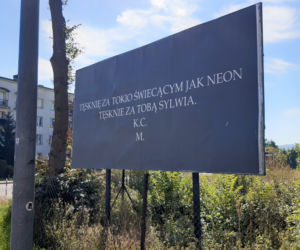 Bilbord z wyznaniem tęsknoty