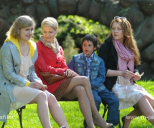 M jak miłość. Hanka (Małgorzata Kożuchowska), Mateusz (Krystian Domagała), Ula (Iga Krefft), Natalka (Marcjanna Lelek)