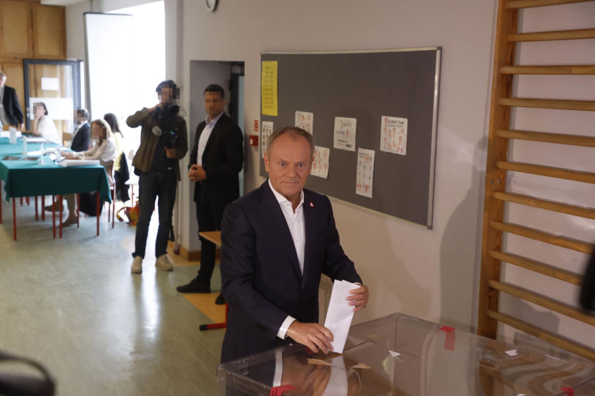Wybory do Parlamentu Europejskiego. Premier Donald Tusk zagłosował w lokalu wyborczym w Szkole Podstawowej nr 12 przy ul. Górnośląskiej