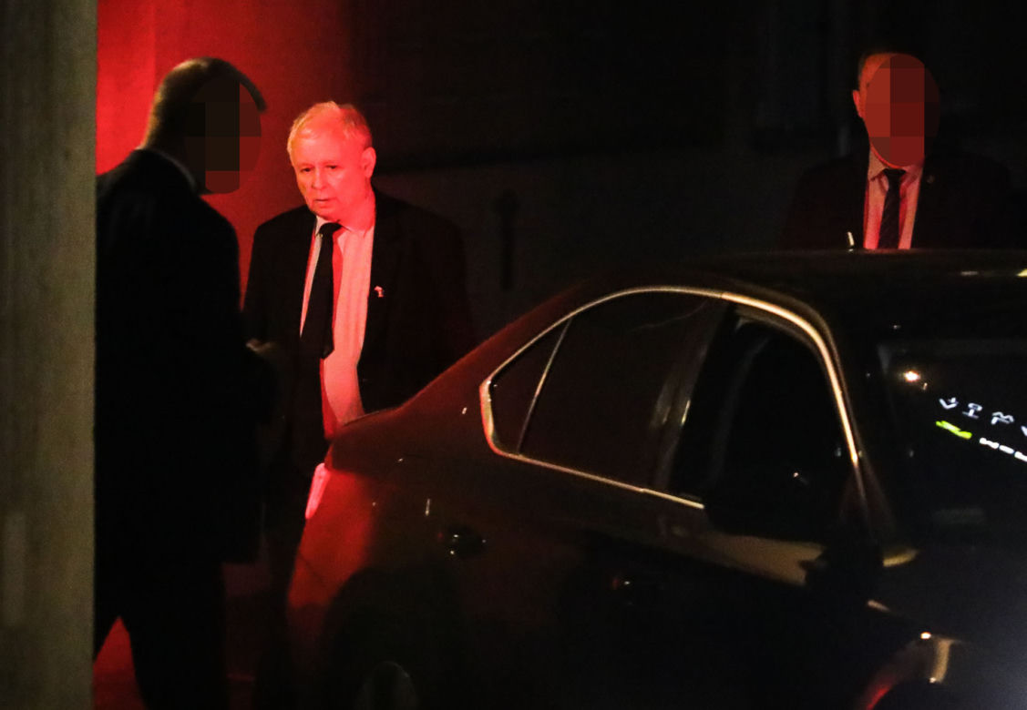 Ujawniamy kulisy posiedzenia klubu PiS w siedzibie partii
