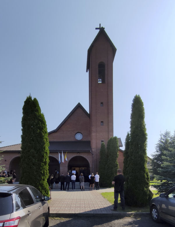 Serce pęka na widok grobu rodziny, która zginęła w wypadku pod Emilianowem