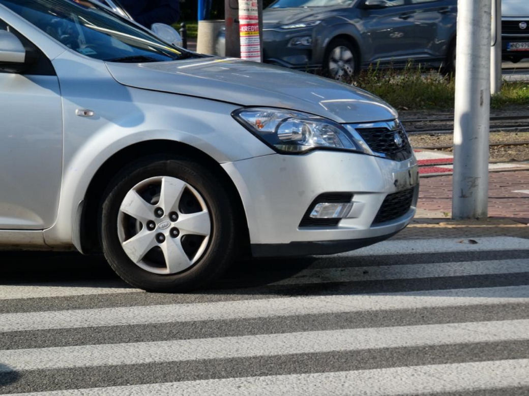 Wyrzucił kierowcę na ulicę i ukradł auto. Pomylił GTA z prawdziwym życie? 