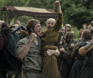 Peter Claffey jako ser Duncan Wysoki i Dexter Sol Ansell jako Egg