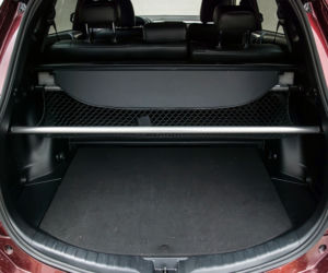 bagażnik w Toyocie RAV4 Hybrid