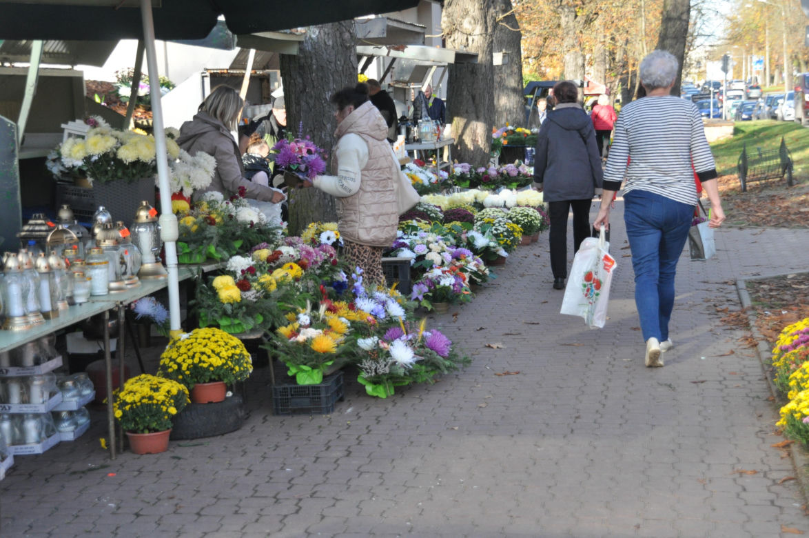 Przygotowania do Wszystkich Świętych 2023 w Kielcach
