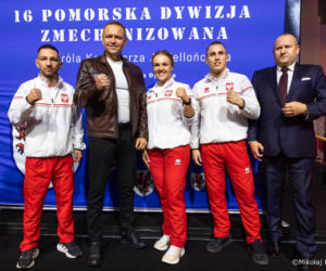 Karol Nawrocki w skórze na gali boksu