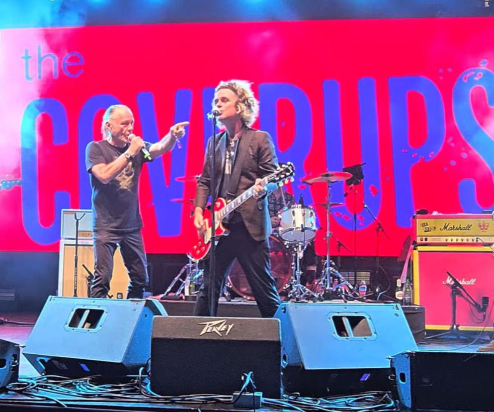 Bruce Dickinson i Billie Joe Armstrong śpiewają na scenie. O tym rockowym duecie przeczytasz na EskaRock.