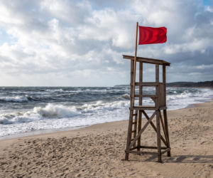 Sinice Jastarnia. Czy w Jastarni można się kąpać 28.07? Flaga, warunki pogodowe