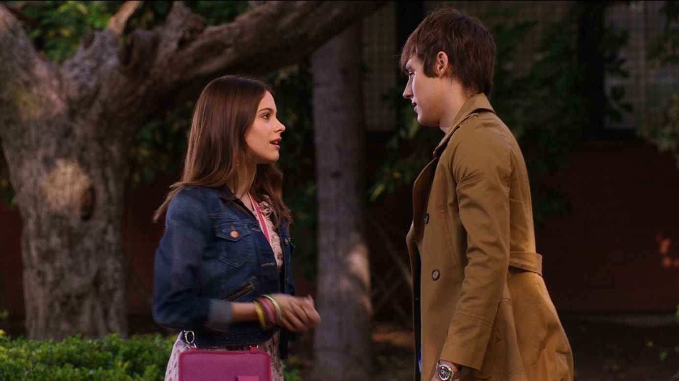 Violetta 1 sezon. Violetta Castillo (Martina Stoessel), Leon Verdas (Jorge Blanco) 