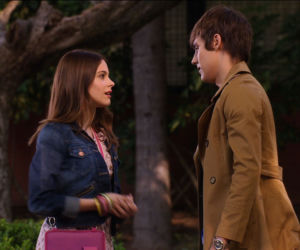 Violetta 1 sezon. Violetta Castillo (Martina Stoessel), Leon Verdas (Jorge Blanco) 